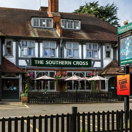 Southern Cross Hotel Watford  Exterior photo