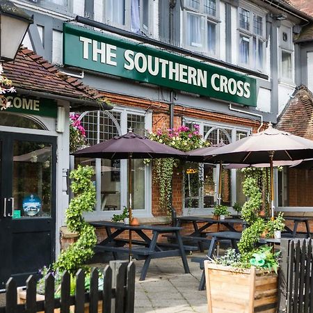 Southern Cross Hotel Watford  Exterior photo