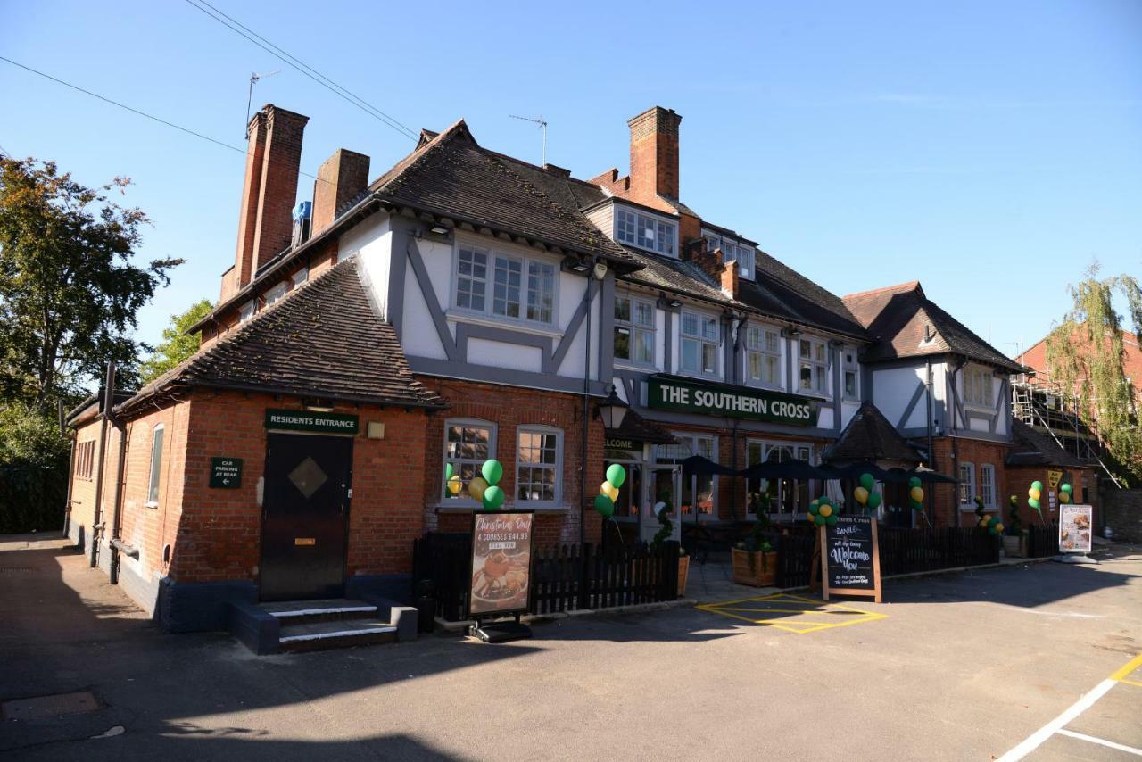 Southern Cross Hotel Watford  Exterior photo