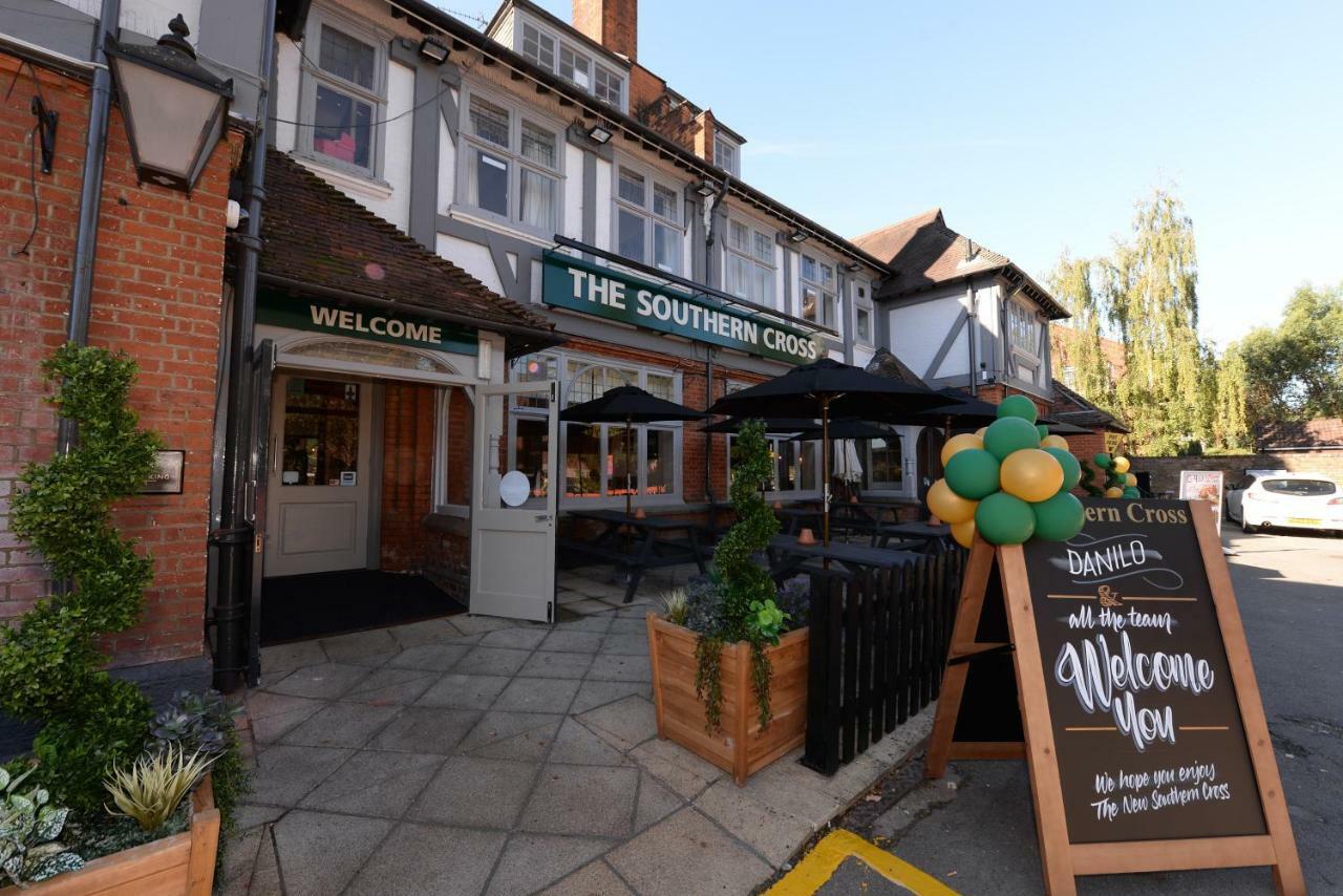 Southern Cross Hotel Watford  Exterior photo