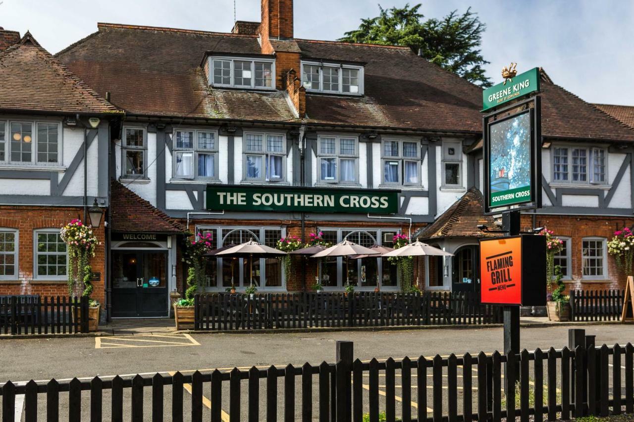 Southern Cross Hotel Watford  Exterior photo